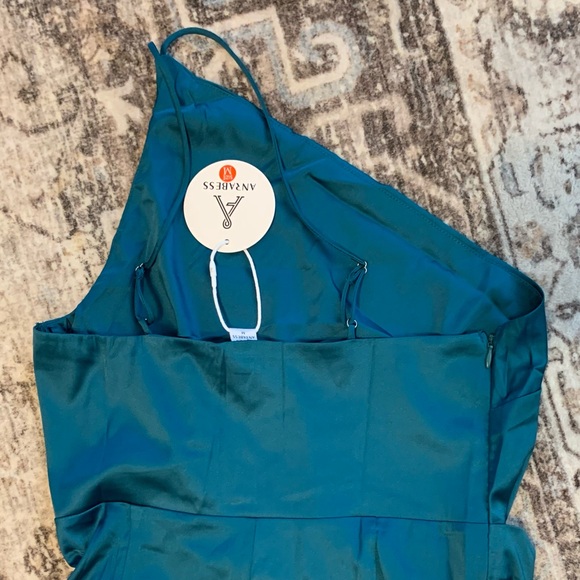 Anrabless one should strap dress size medium - Picture 7 of 9